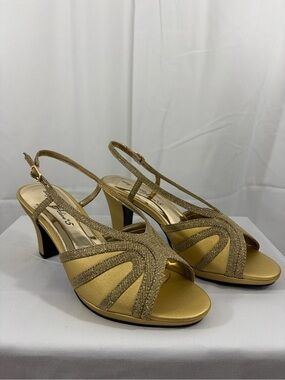 NWT Easy Street Women's Size 9.5W Gold Slingback Dress 3 Inch Heels